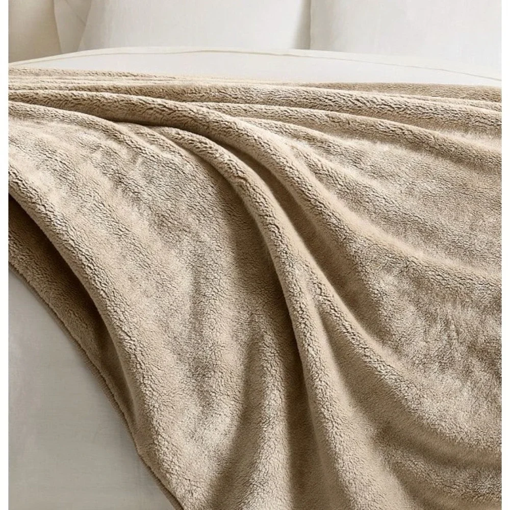 POTTERY BARN Faux Fur Plush Throw Blanket in Taupe